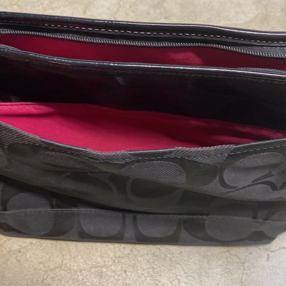 Coach Black Signature Logo Handbag - Picture 3 of 9
